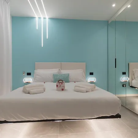 Tiffany - Sl House * デセンツァーノ・デル・ガルダ