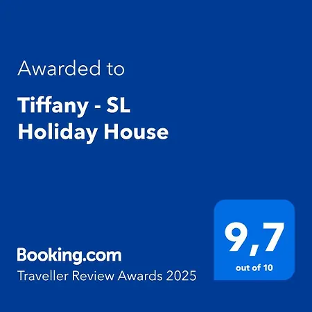 Tiffany - Sl House * デセンツァーノ・デル・ガルダ